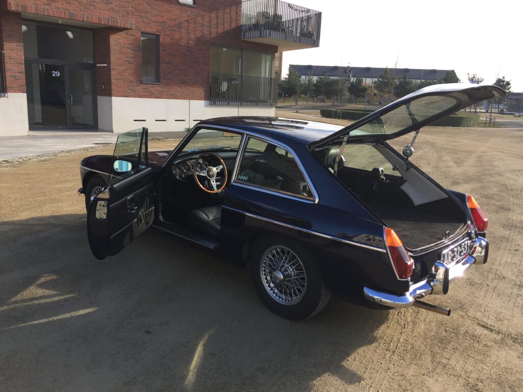 mgb gt blauw verhuur